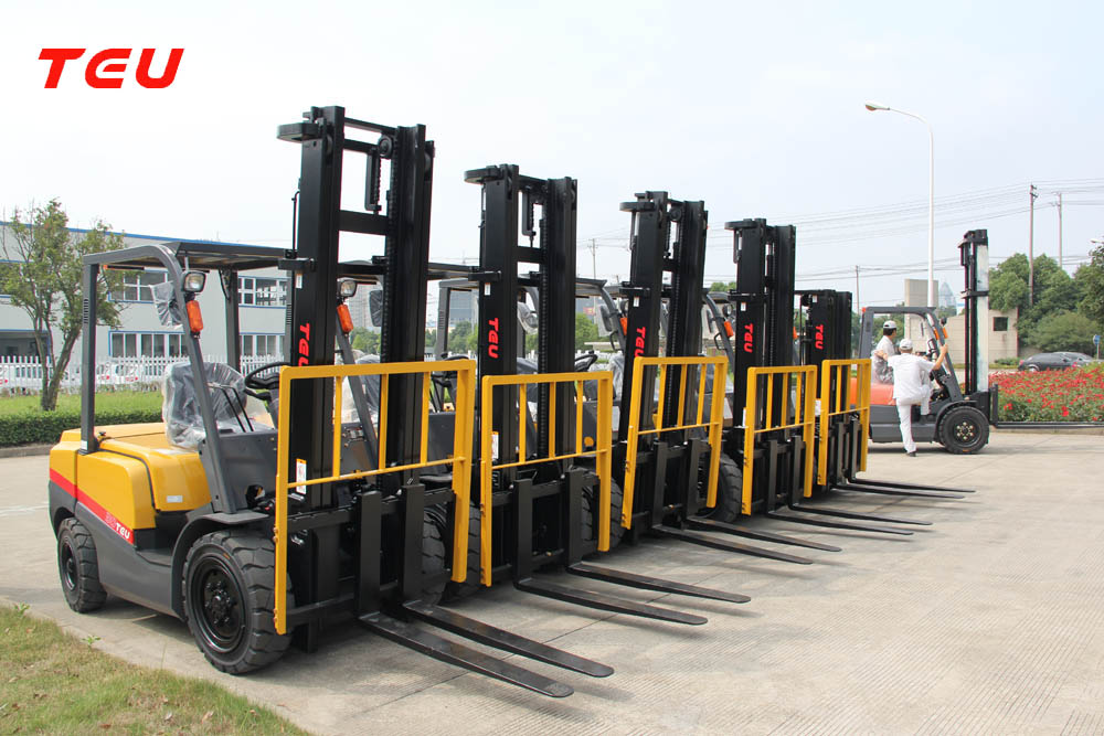 SUR Global Trading TEU Forklifts